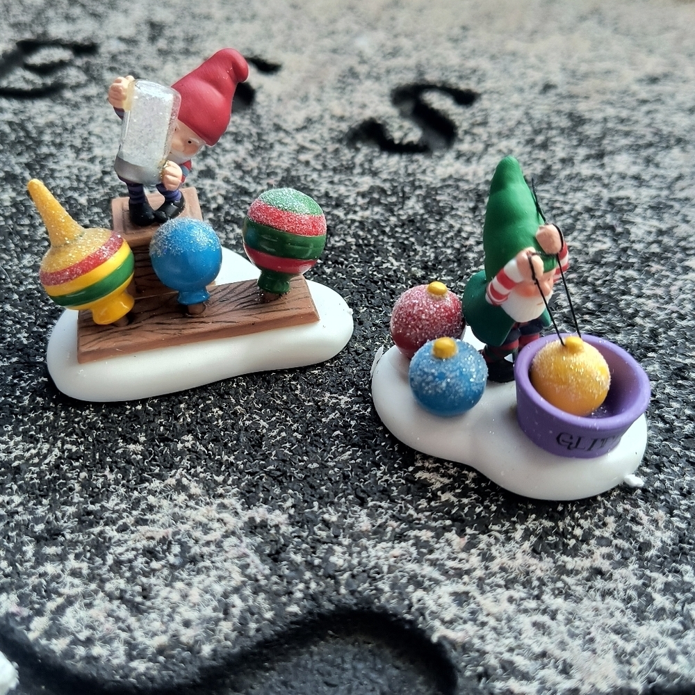 Department 56 Glitter Detail 56.56812 North Pole Series 2 Pieces Accessories